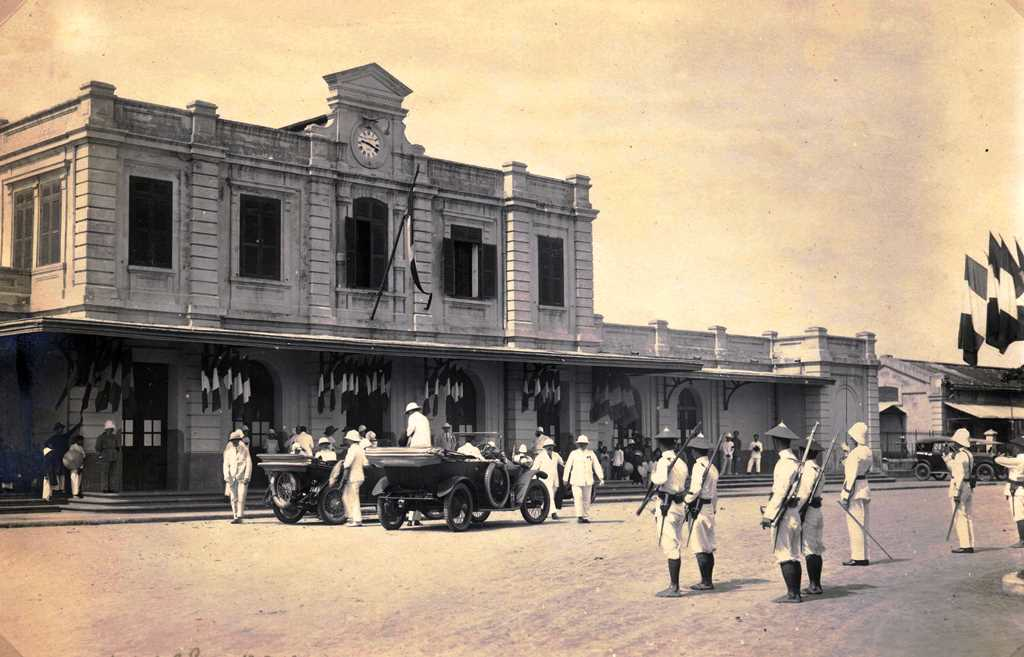 French protectorate of Annam 1923 Hué train station arrival of Admiral Gilly